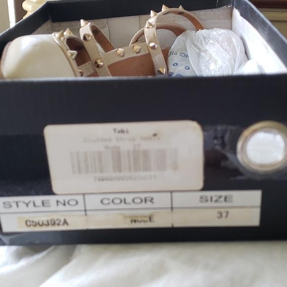 Heels - Picture 5 of 5